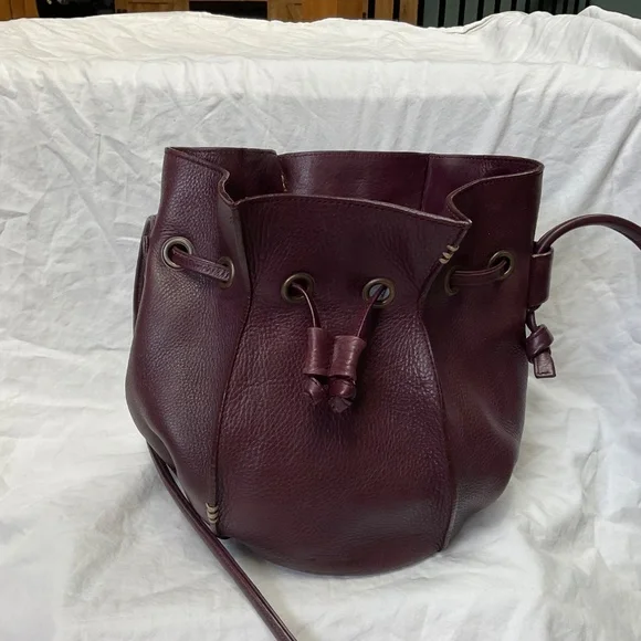 Fleuvog Prepare Pouch Crossbody or Shoulder Bucket Hobo Bag in Burgundy Leather - Picture 8 of 13